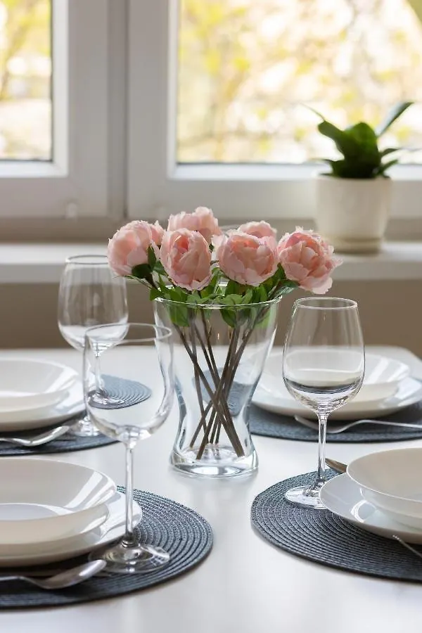 Dickens St Apartment Warsaw By Noclegi Renters