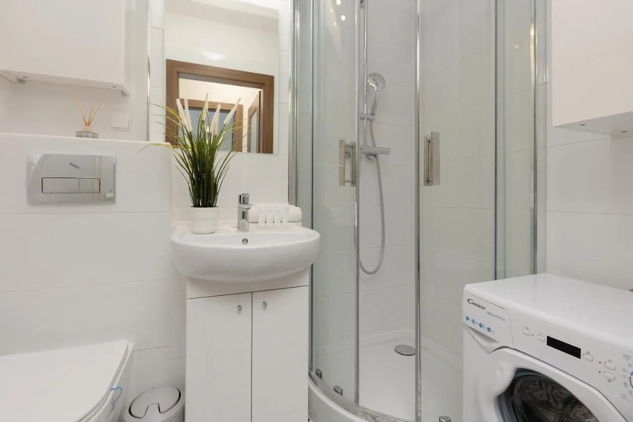 Dickens St Apartment Warsaw By Noclegi Renters